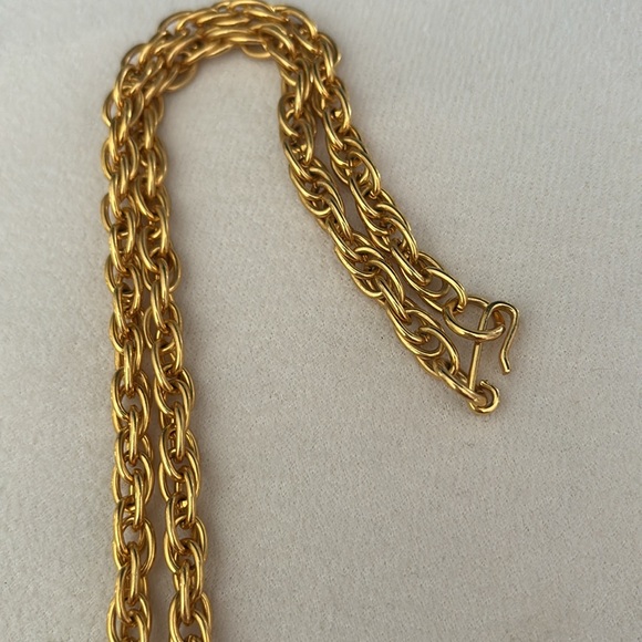 Genuine Les Bernard Goldtone Necklace with amethyst cabochons - Picture 4 of 9